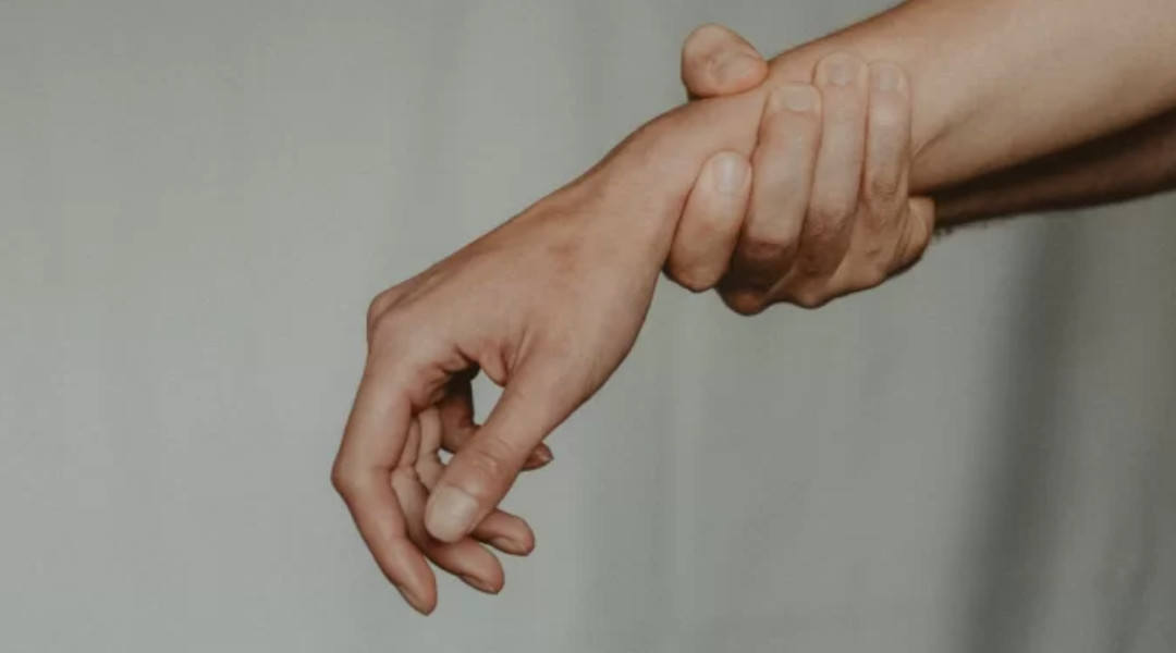 Artritis y artrosis: las diferencias entre las enfermedades que pueden inflamar las articulaciones